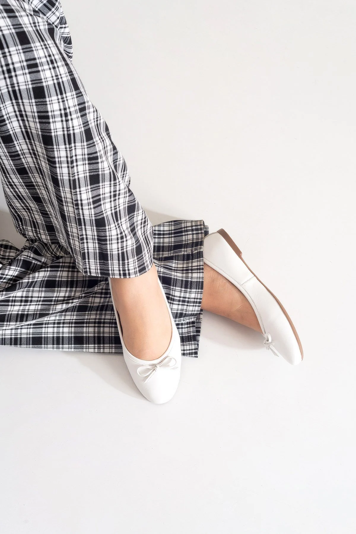 01 - White Genuine Leather Ballet Flat (Women) - Image 6