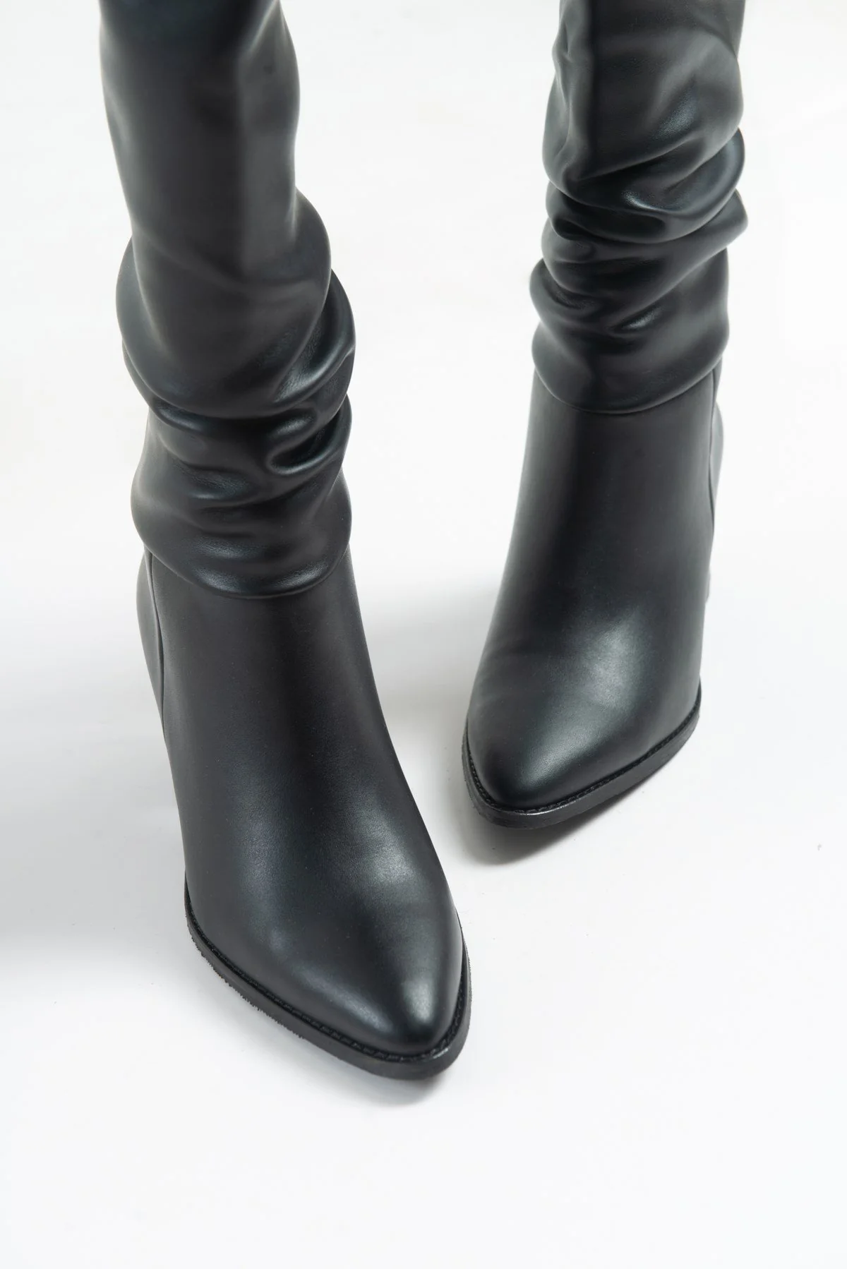 120 - Black Gusseted Block Heel Boot (Women) - Image 5