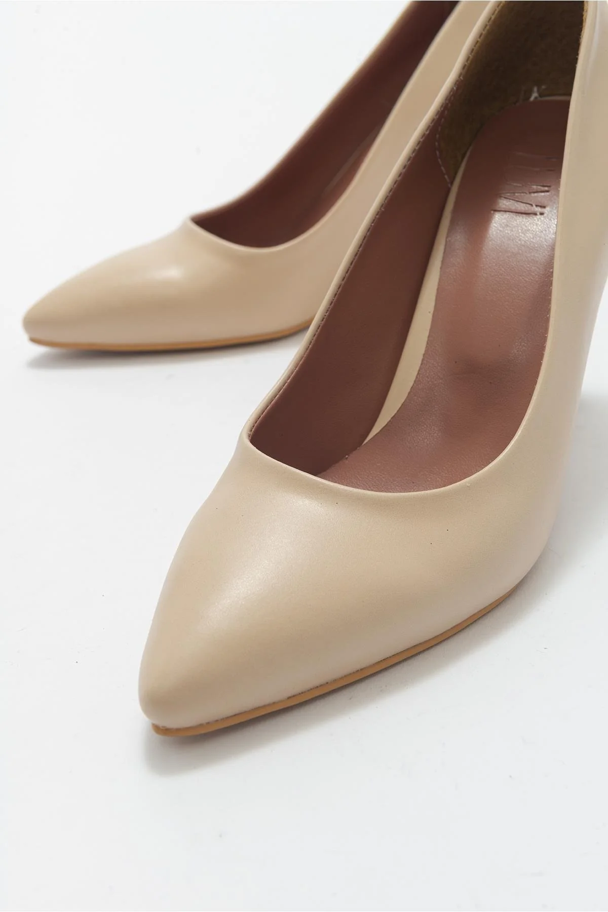 620 - Nude Heeled Shoe (Women) - Image 3