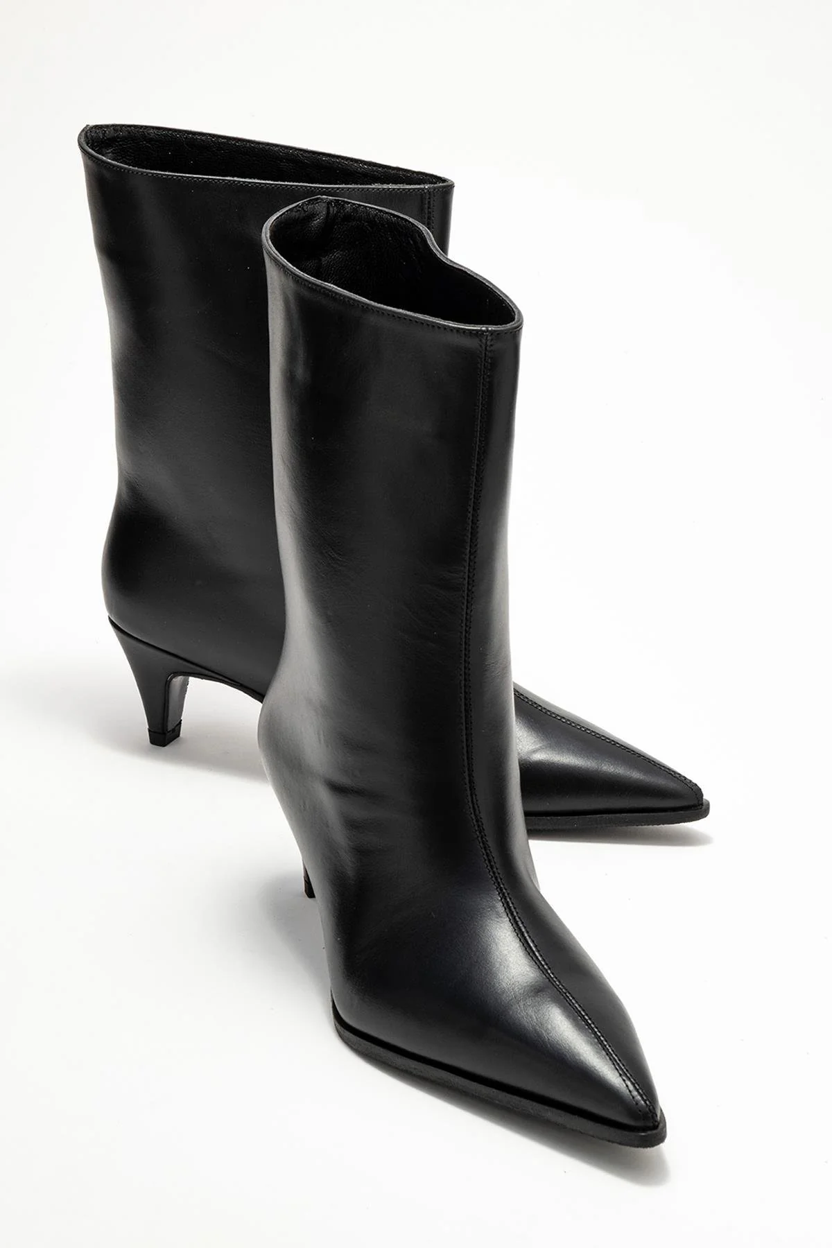 Aleo - Black Genuine Leather Pointed Toe Short Heel Boot (Women)
