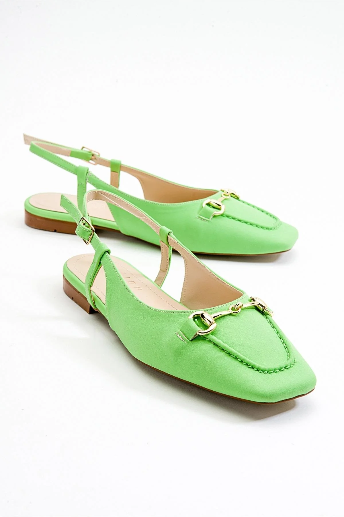 Area - Green Closed-Toe Buckle Flat Sandal (Women)