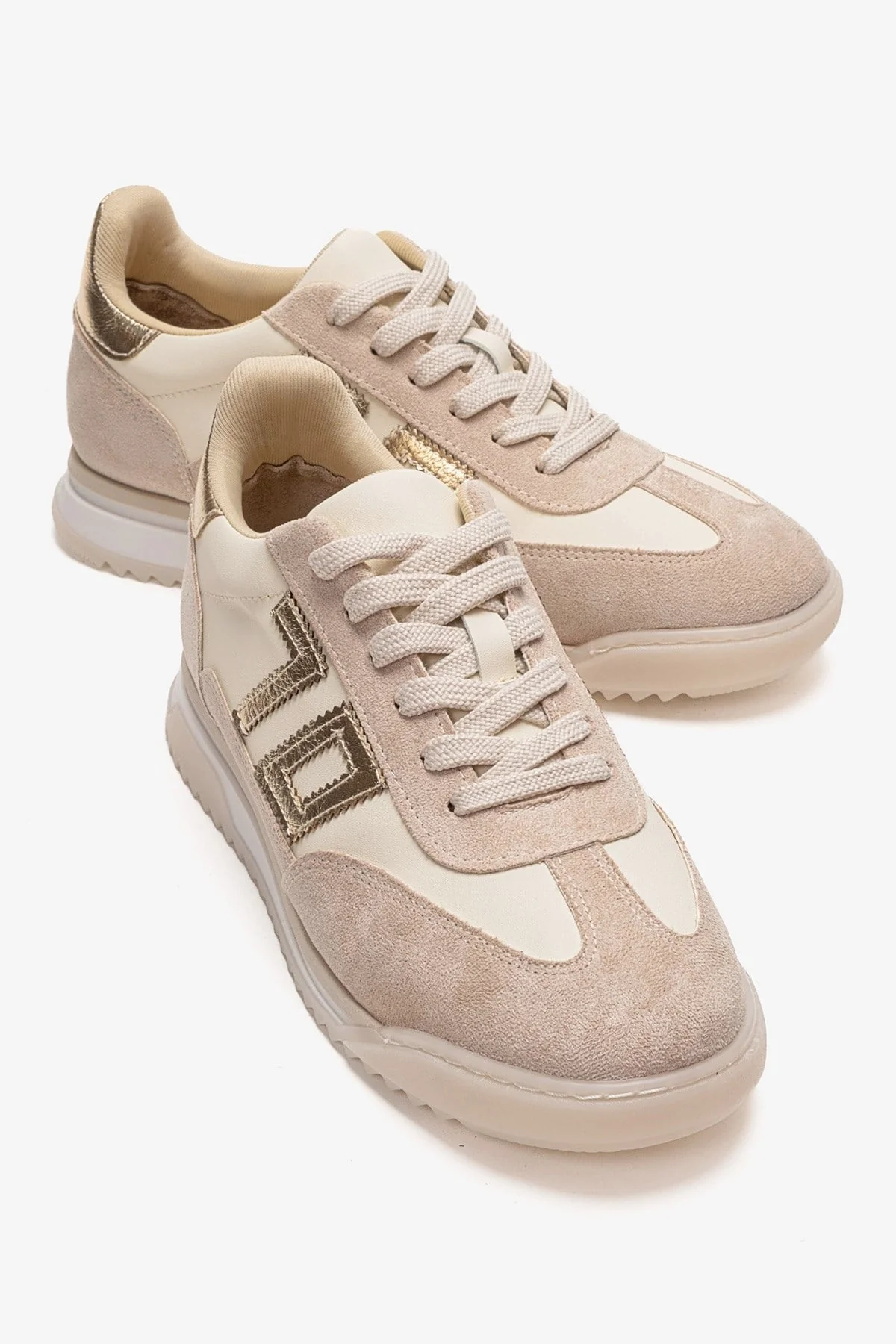ARVON - Beige Sneaker (Women)