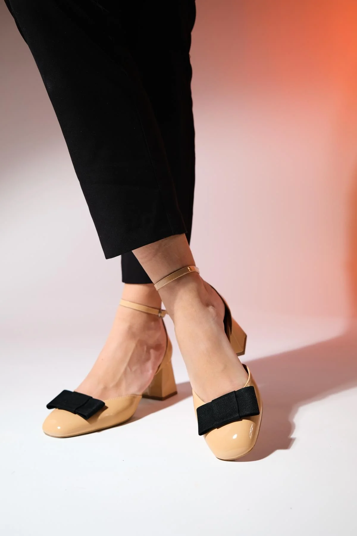 Brit - Taupe Patent Bow Block Heel Pump (Women) - Image 3