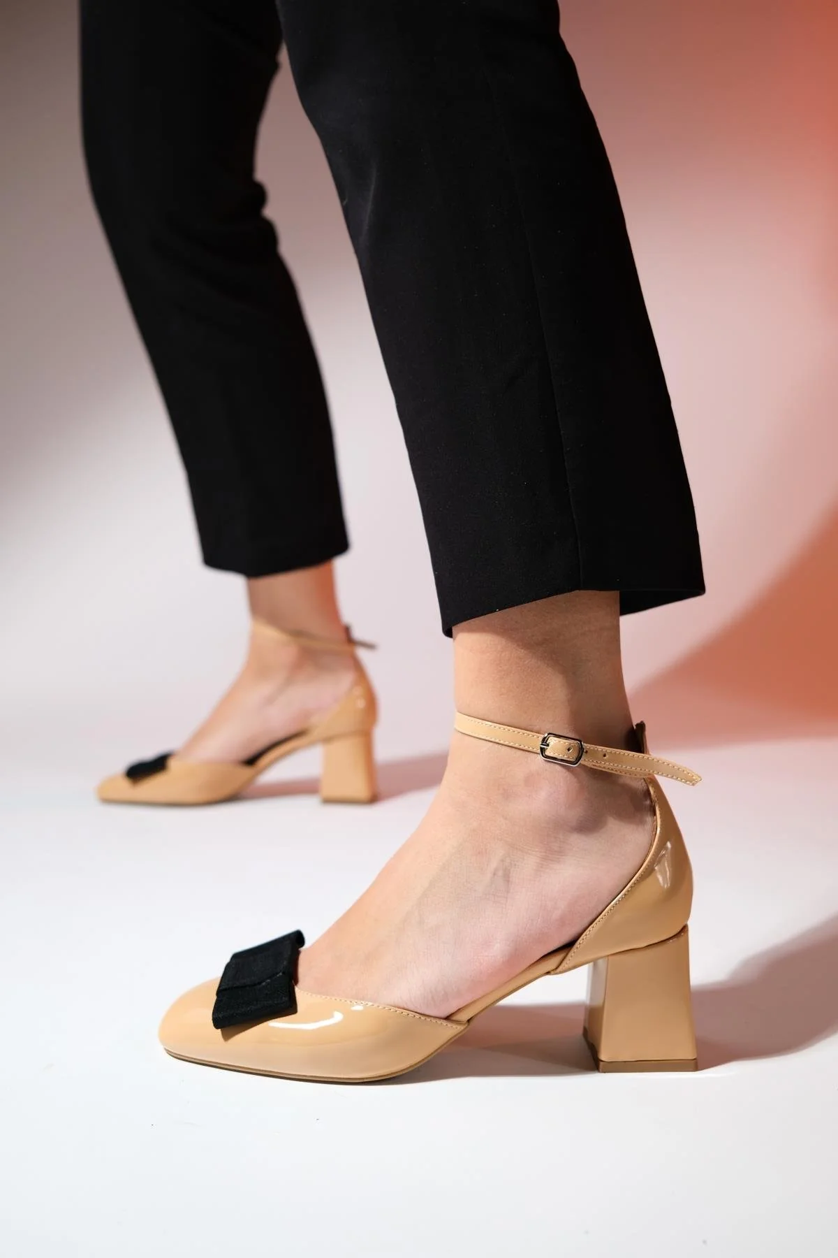 Brit - Taupe Patent Bow Block Heel Pump (Women) - Image 5