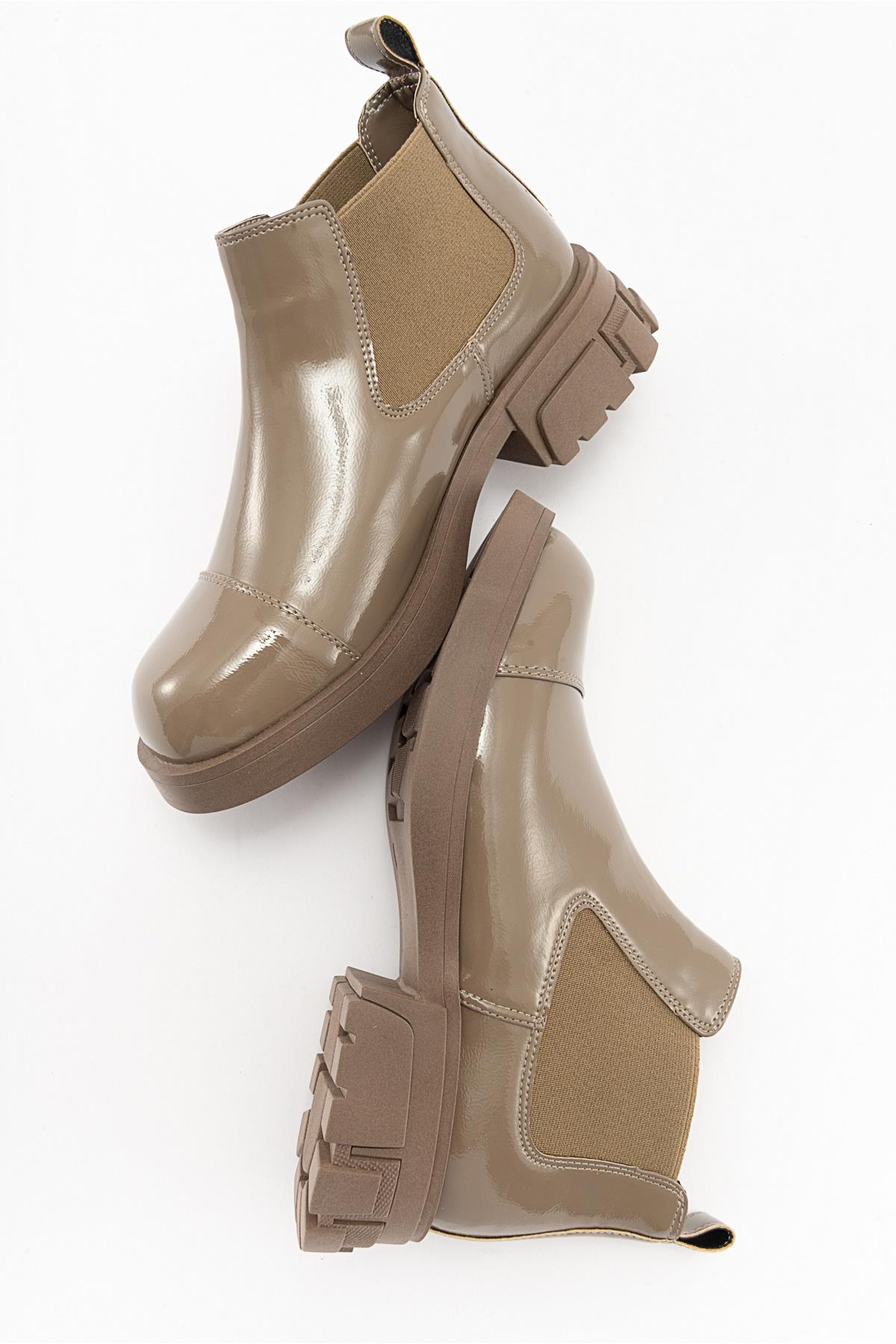 Cafune - Taupe Patent Boot (Women) - Image 2