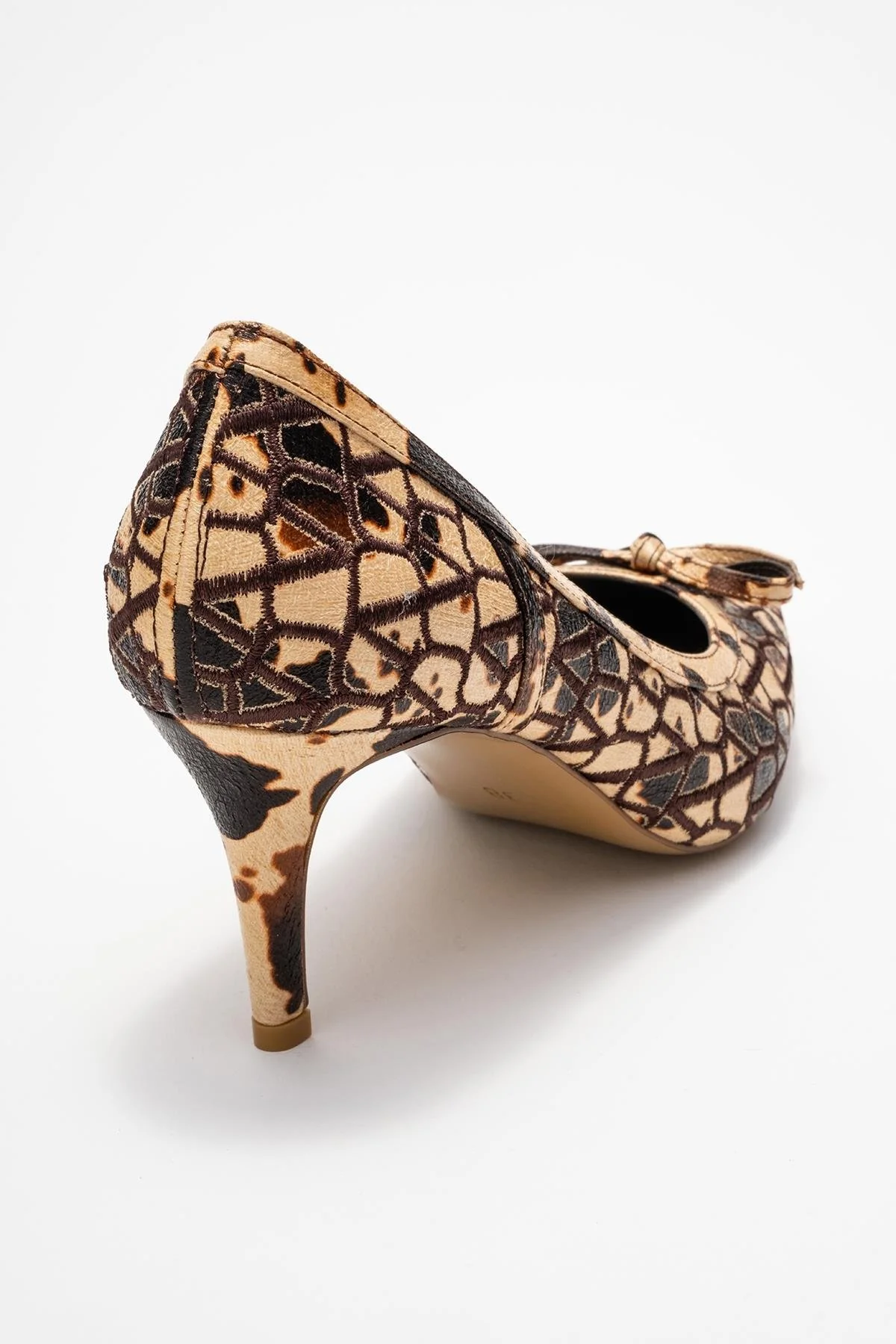 Camden - Beige Patterned Bow-Front Pump (Women) - Image 5