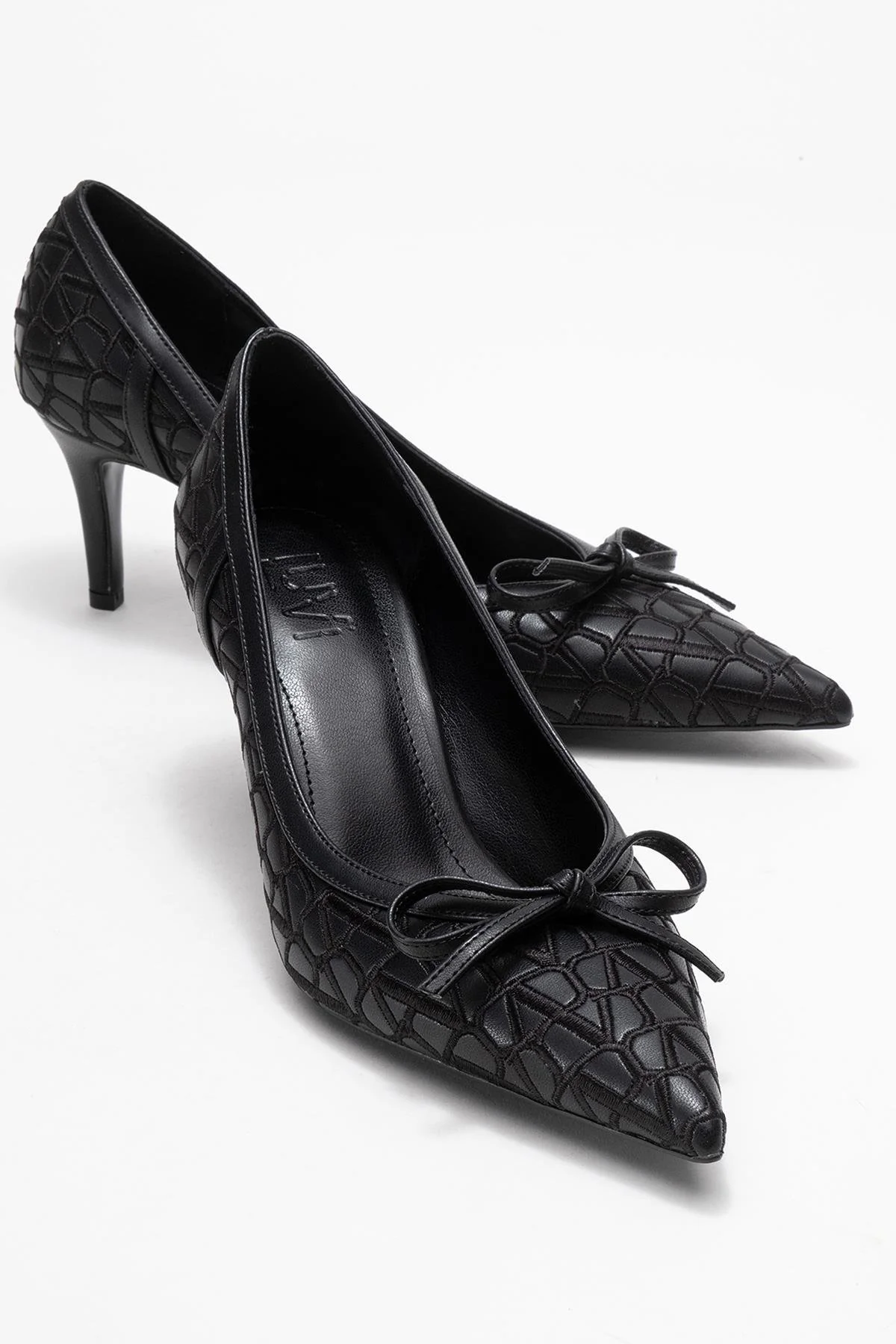 Camden - Black Patterned Bow Pump (Women)