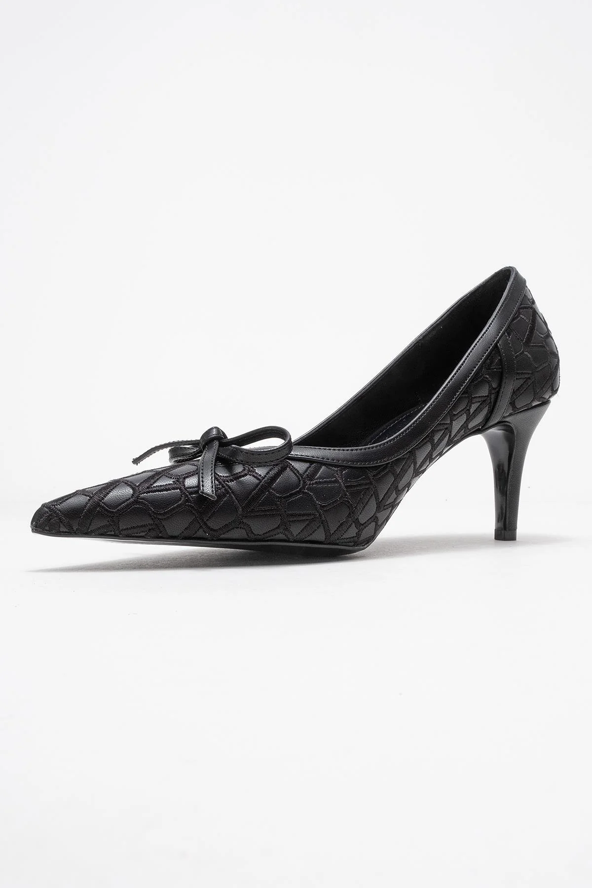 Camden - Black Patterned Bow Pump (Women) - Image 4