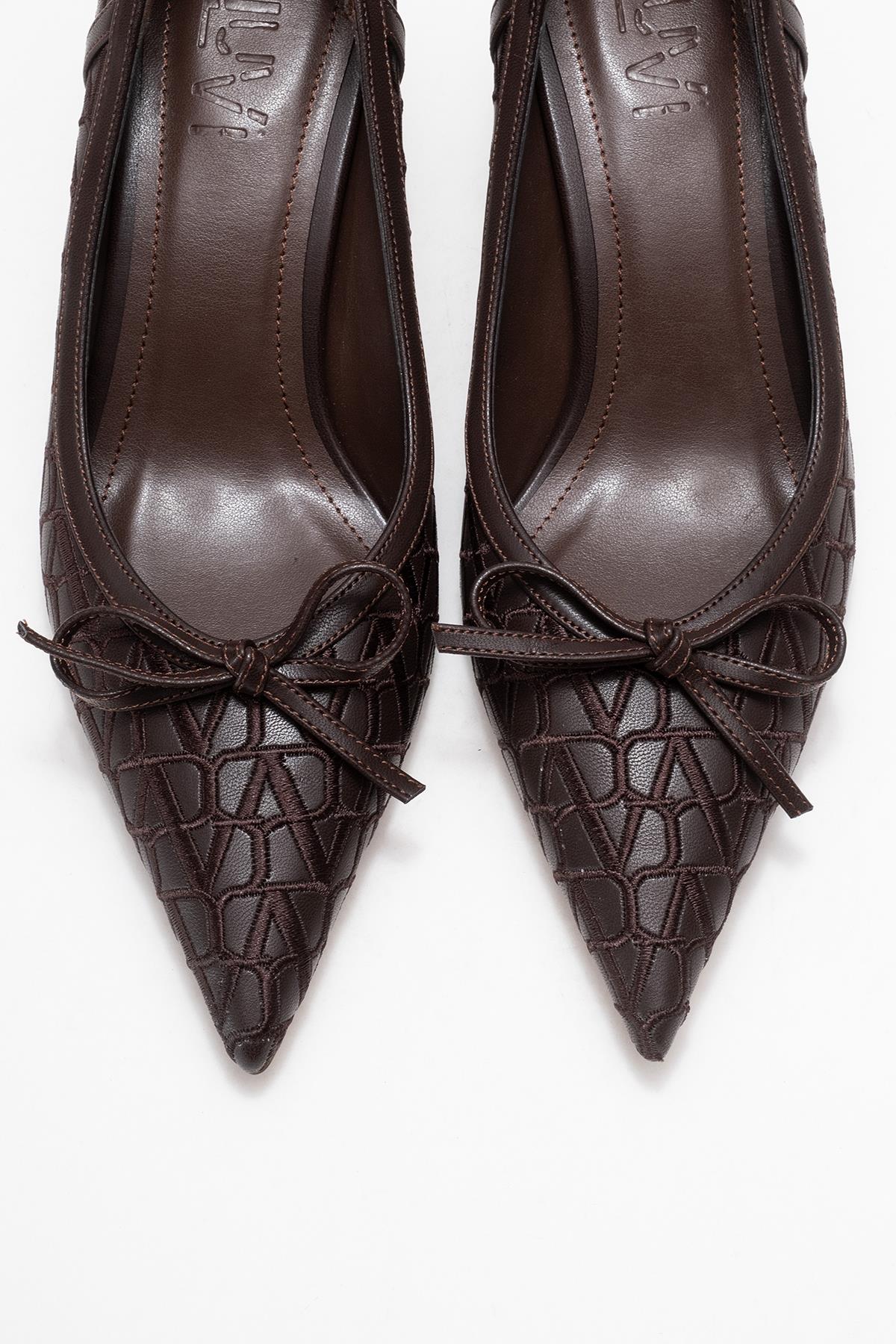 Camden - Brown Patterned Bow Pump (Women) - Image 2
