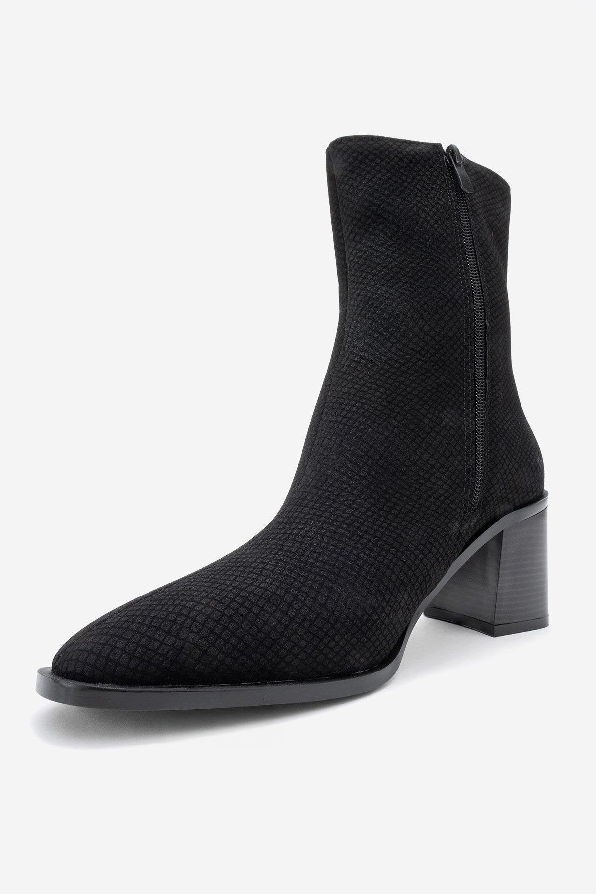 Chara - Black Patterned Block Heel Boot (Women) - Image 4