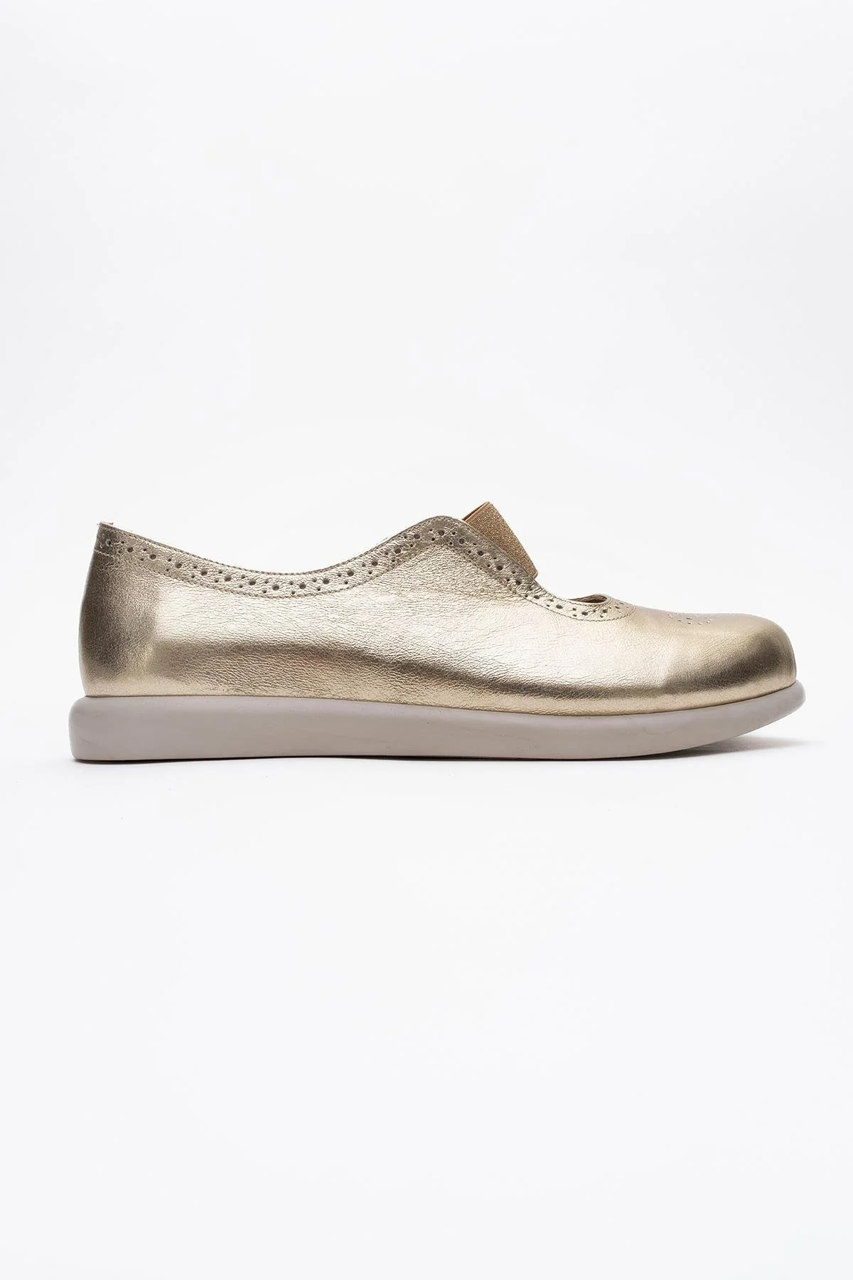 CHELLE Gold Elastic Leather Flat (Women) - Image 6
