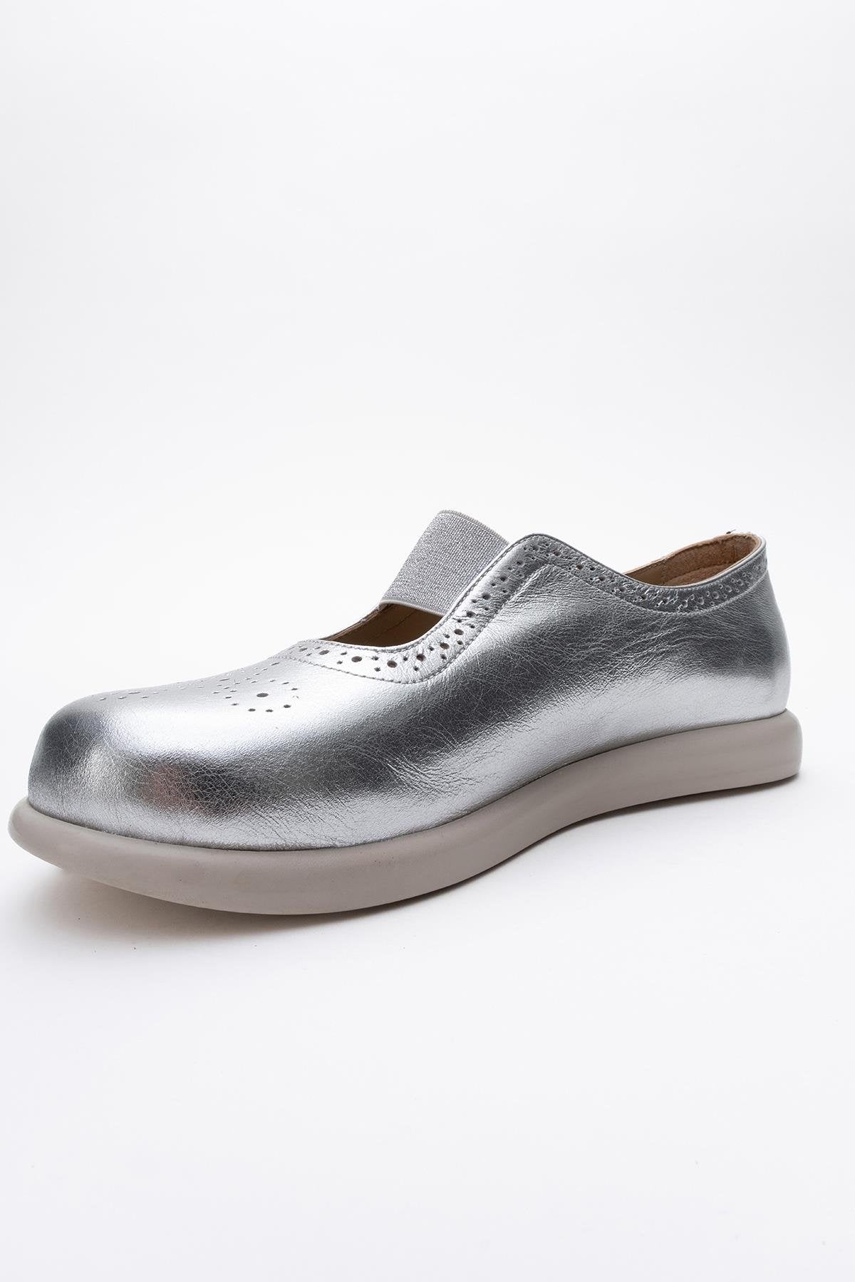 CHELLE Silver Elastic Leather Flat (Women) - Image 4