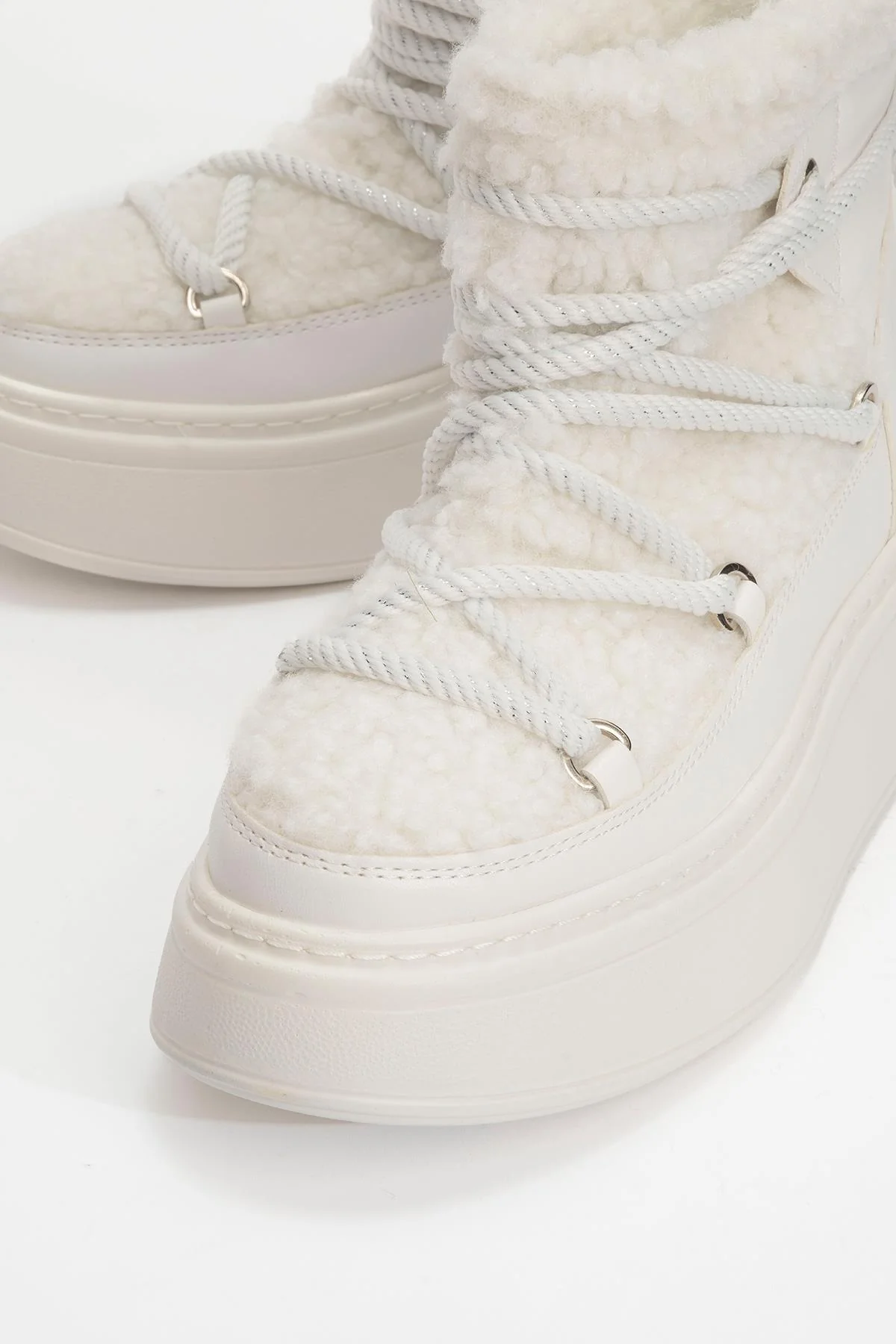 Dila White Fur-Lined Winter Boot (Women) - Image 3