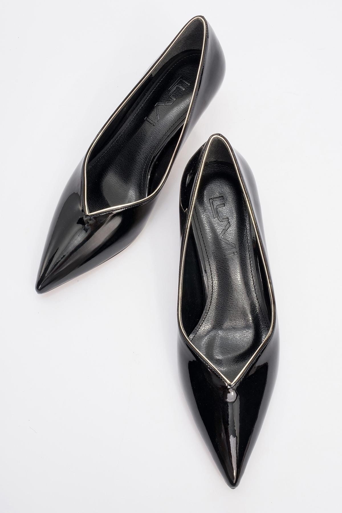 Eupho - Black Patent Low Heel Pump (Women) - Image 2