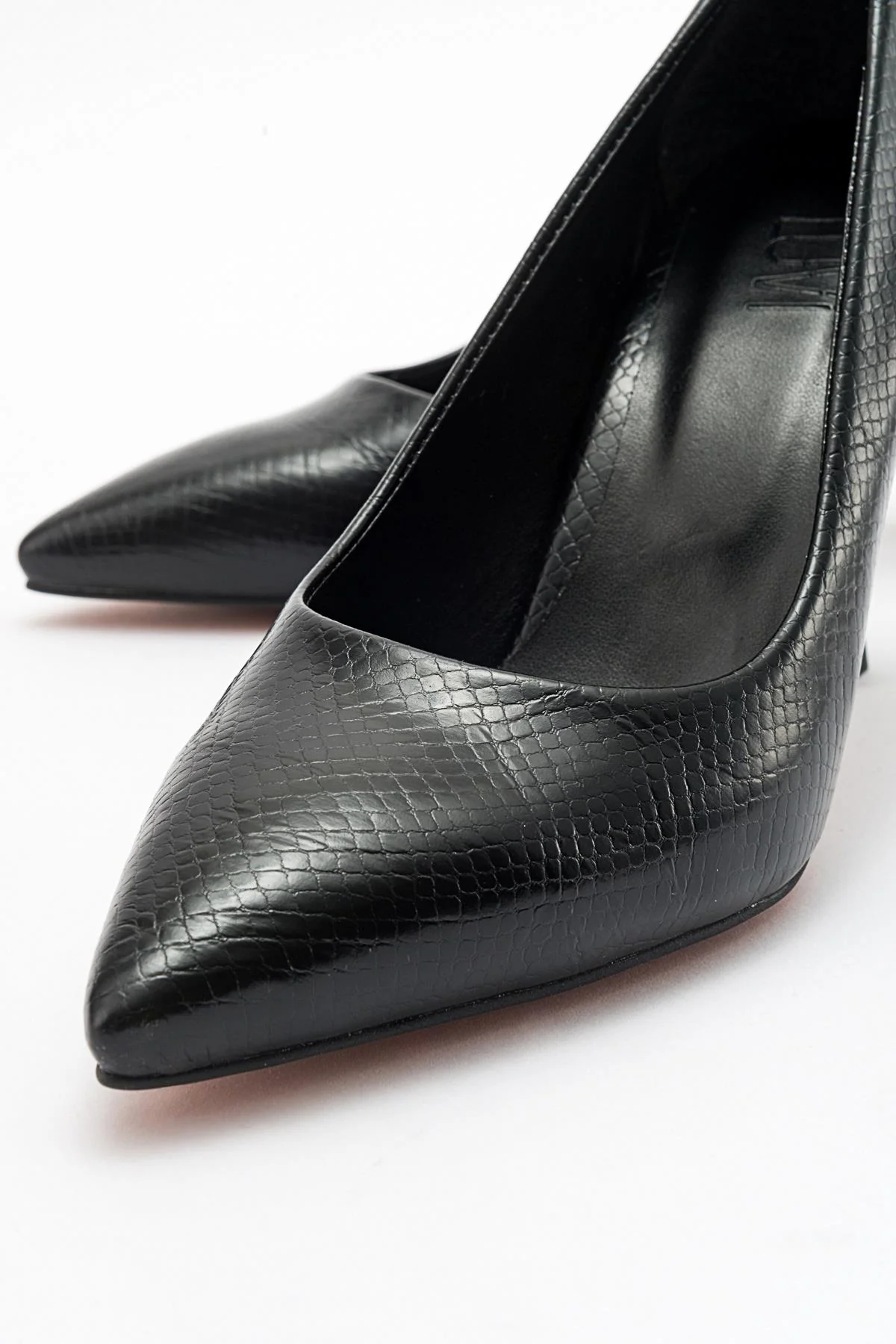 Forest Black Pointed Toe Pump (Women) - Image 5