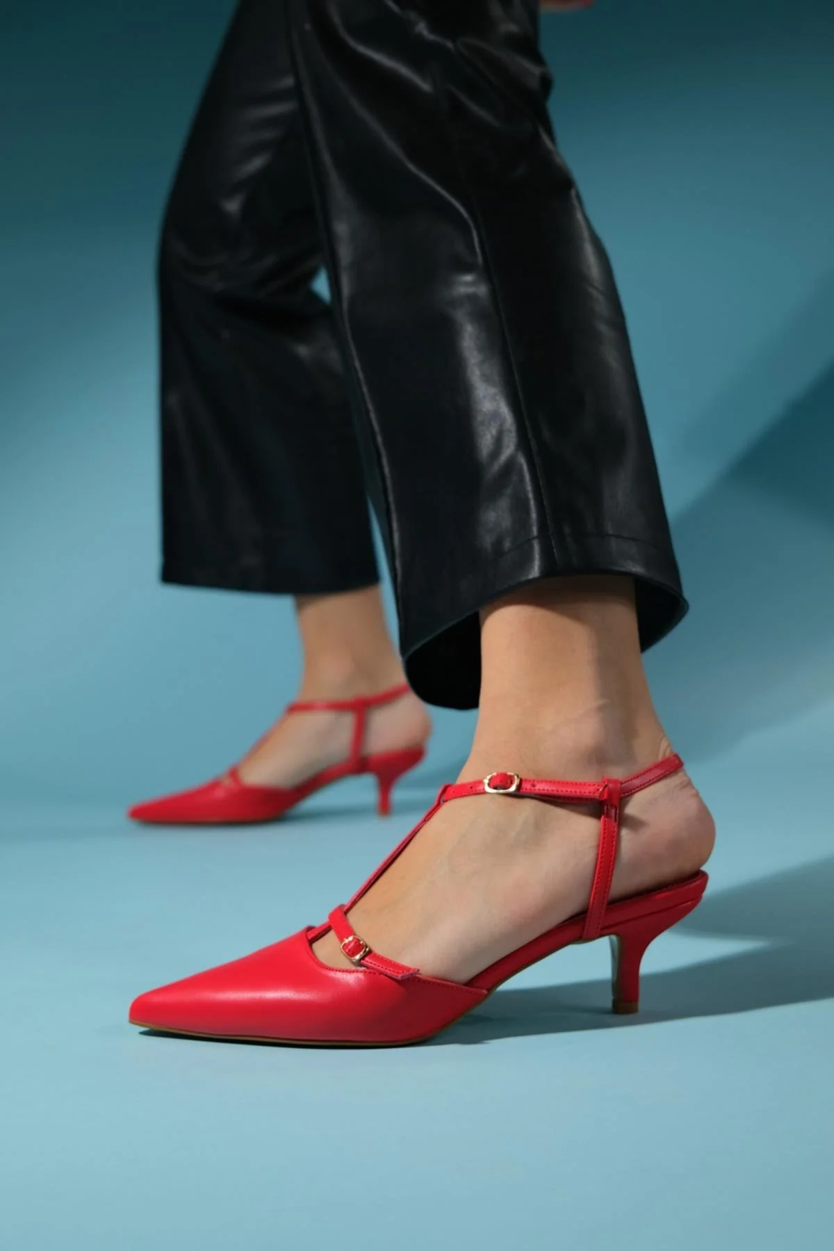 Frans - Red Pointed-Toe Backless Low-Heel Shoe (Women)