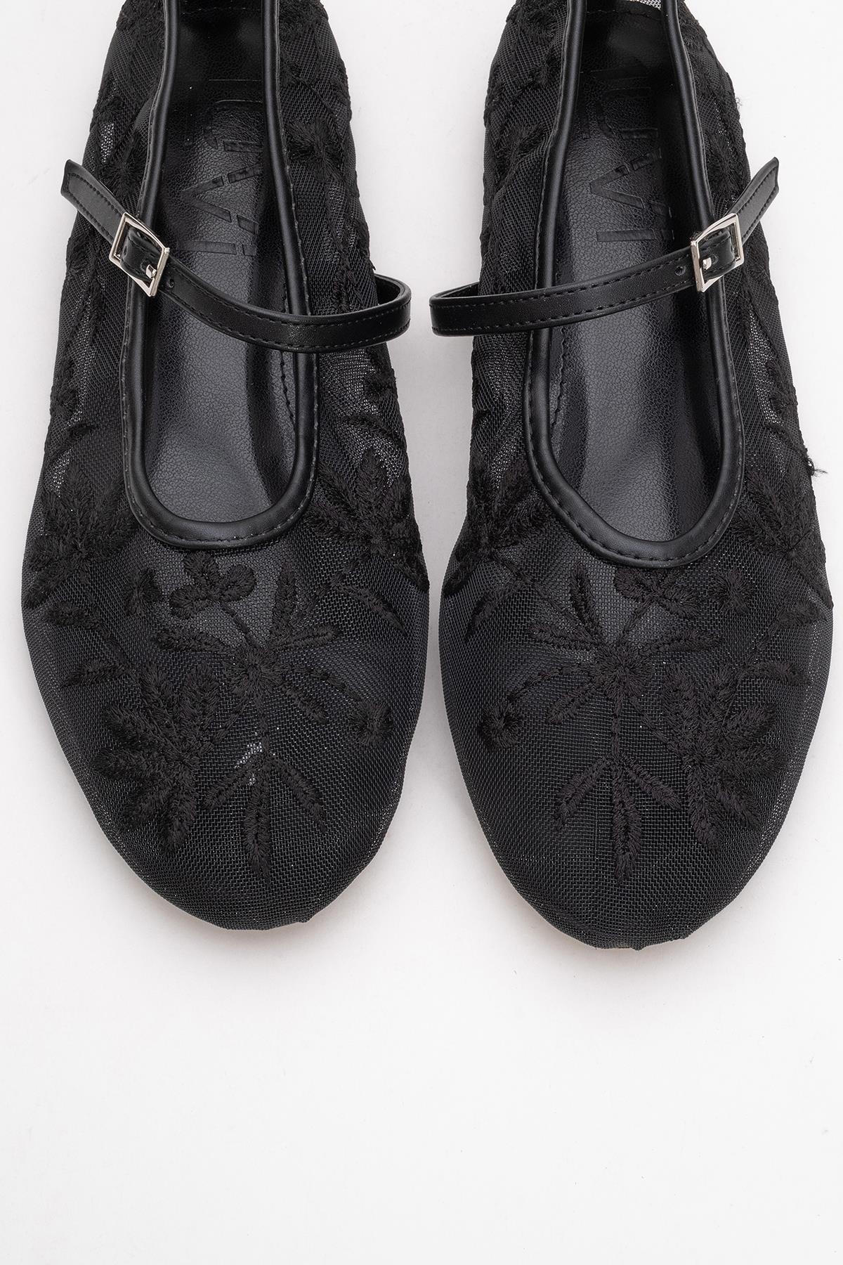 Juny Black Mesh Floral Embroidery Ballet Flat (Women) - Image 2