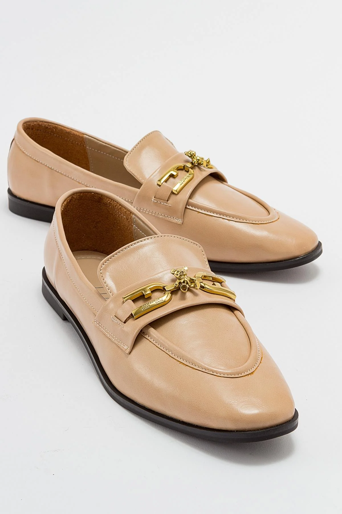 Lour - Beige Loafer (Women)