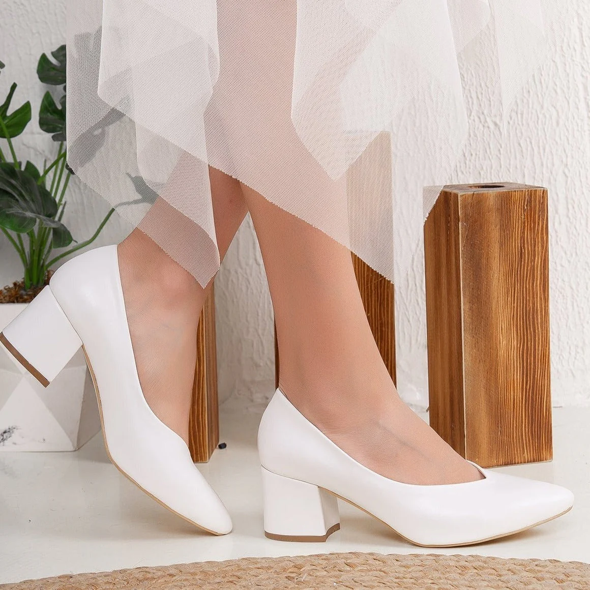 Mariam - White Block Heel Stiletto - Image 2