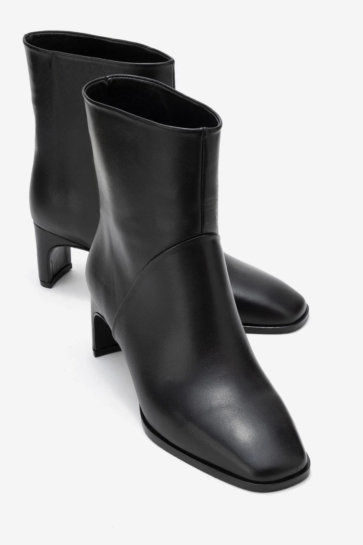 Nordy - Black Genuine Leather Block Heel Boot (Women)