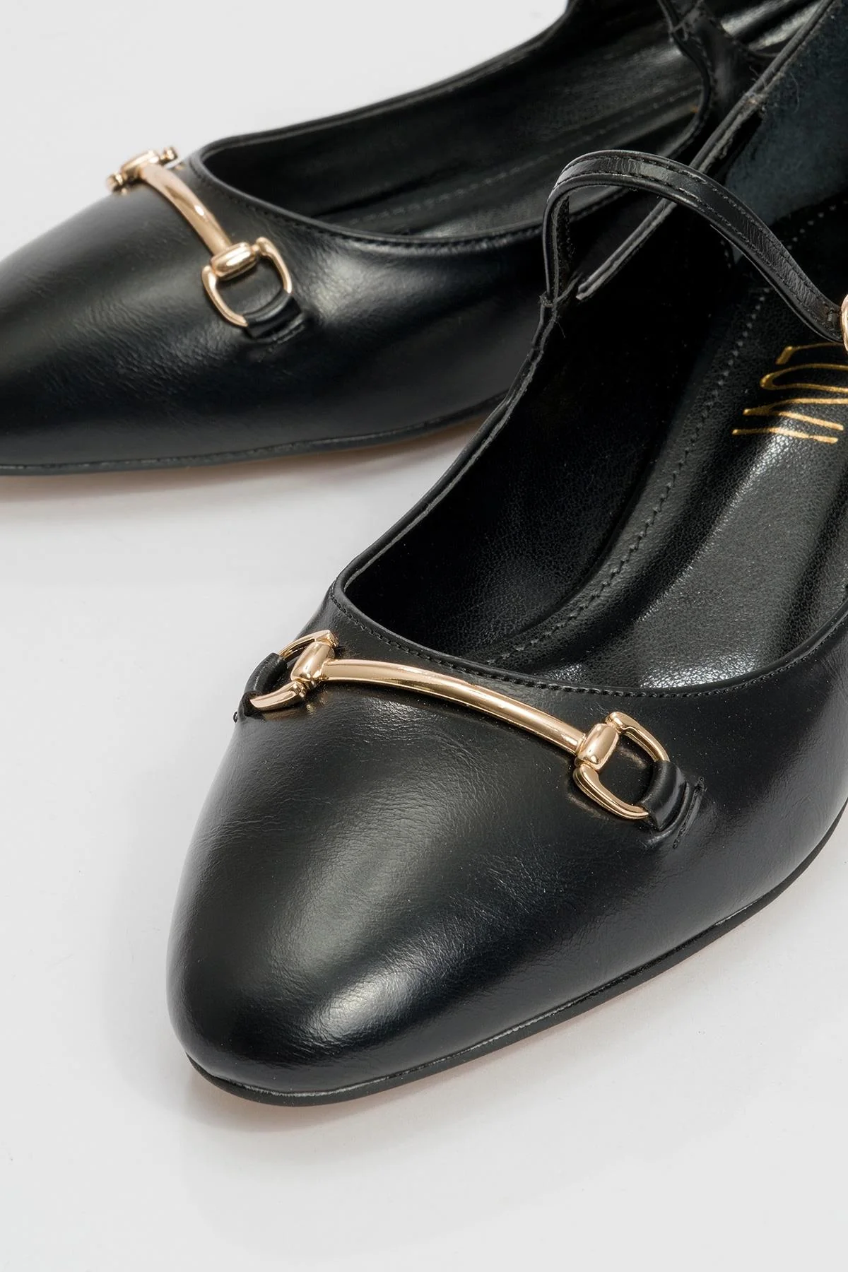 Ojen - Black Low Heel Shoe (Women) - Image 3