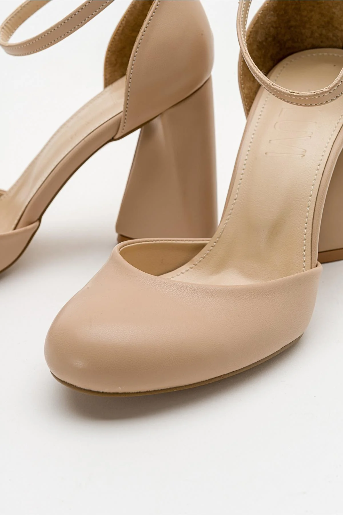 Oslo - Beige Heeled Shoe (Women) - Image 3