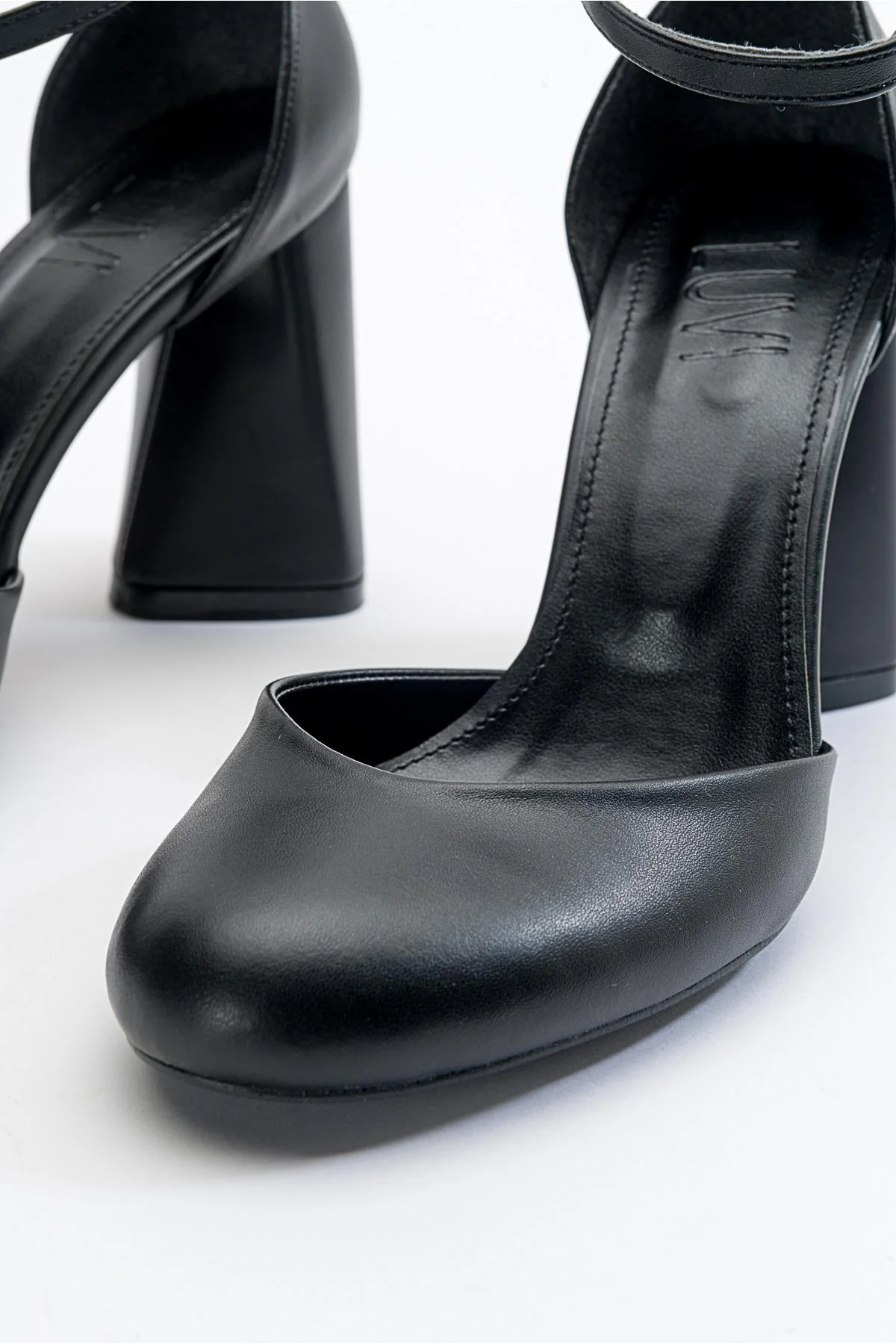 Oslo - Black Heeled Shoe (Women) - Image 2