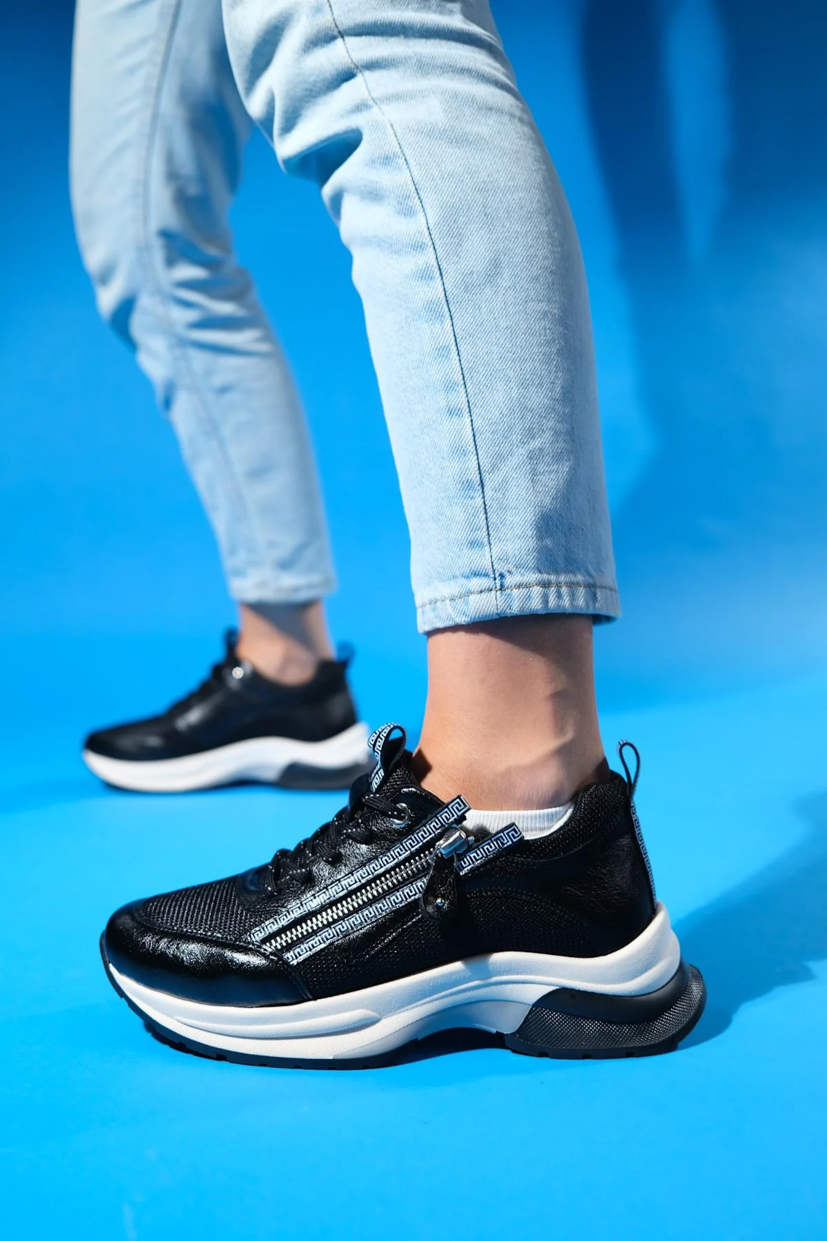 Oude - Black Zippered Platform Sneaker (Women)