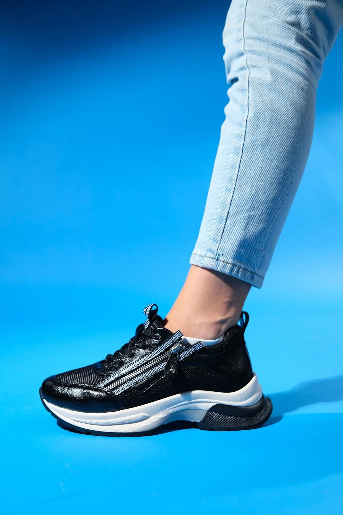 Oude - Black Zippered Platform Sneaker (Women) - Image 3