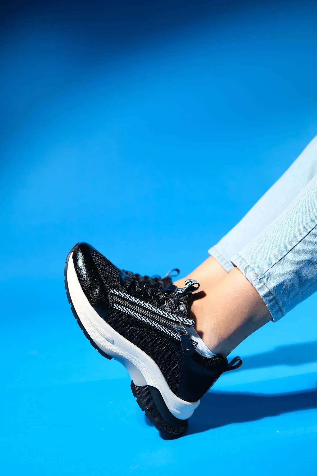 Oude - Black Zippered Platform Sneaker (Women) - Image 5
