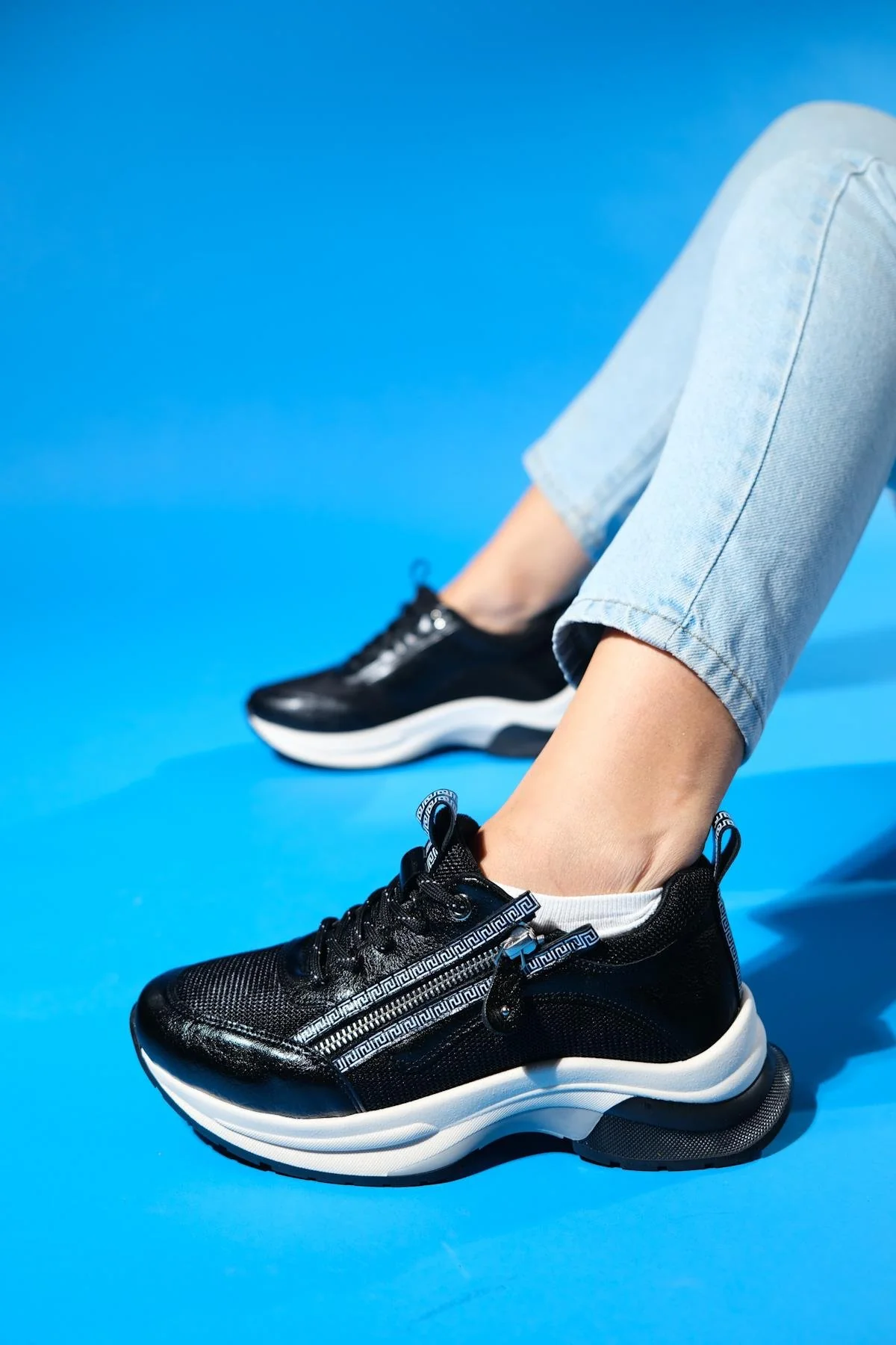 Oude - Black Zippered Platform Sneaker (Women) - Image 6