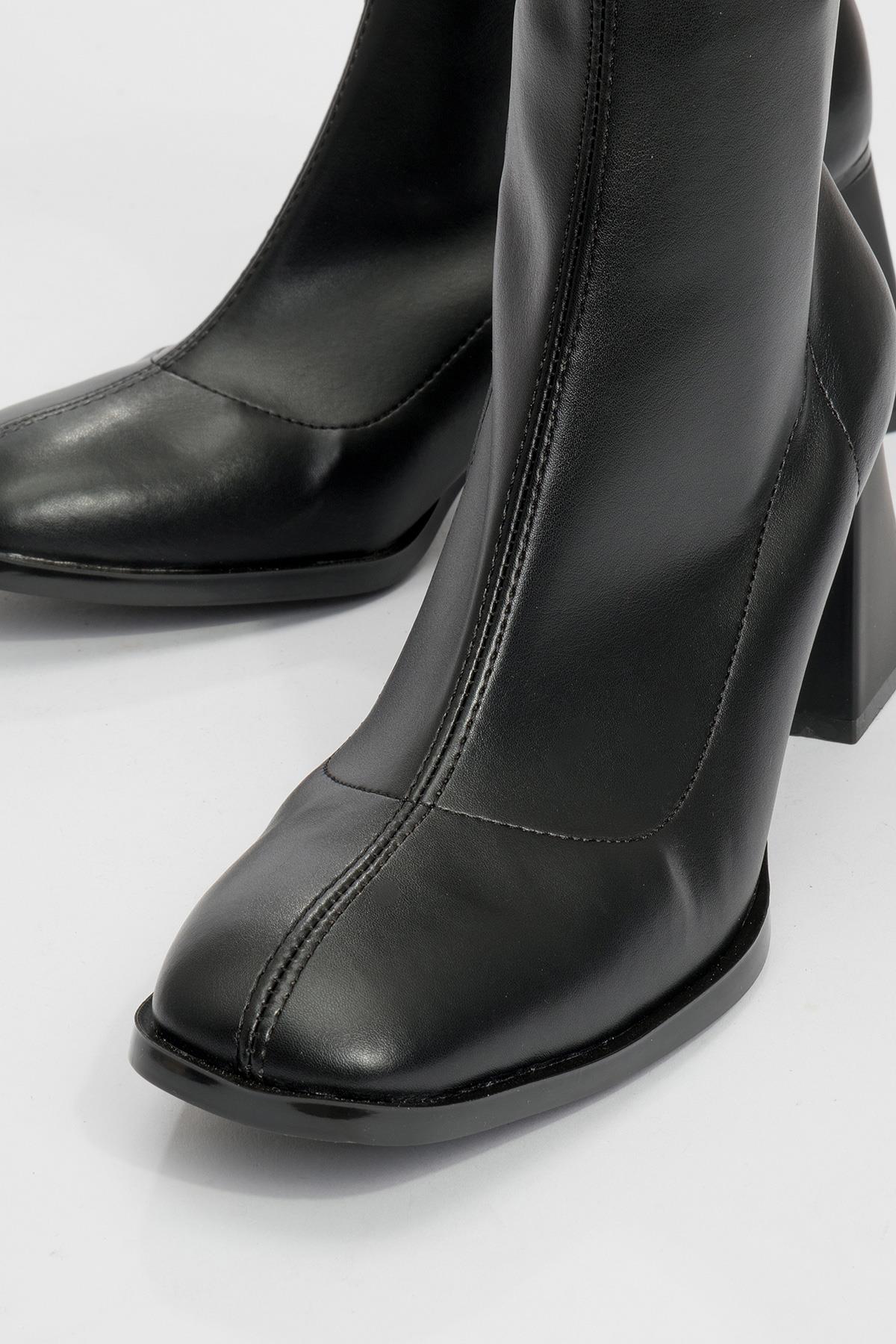 Plesa Black Chunky Heel Boot (Women) - Image 3