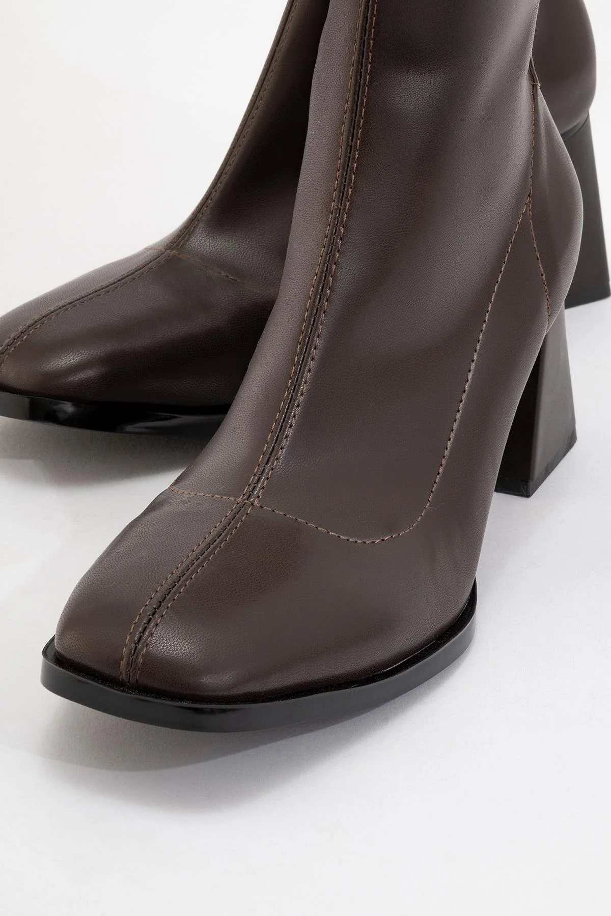 Plesa Dark Brown Chunky Heel Boot (Women) - Image 3