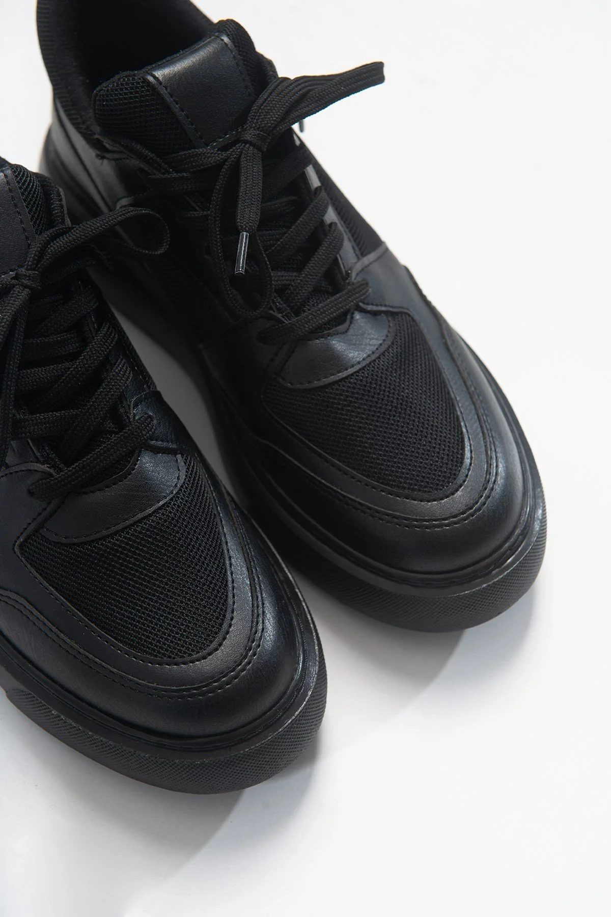 Pure - Black Sneaker (Women)