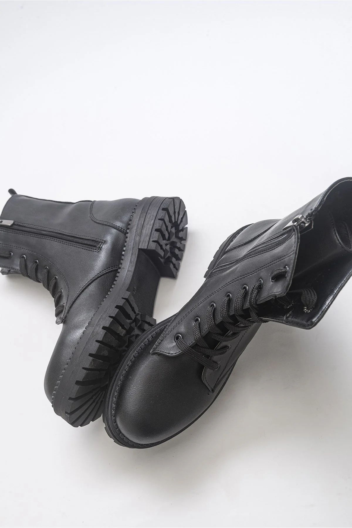 Singa Black Boot (Women) - Image 4
