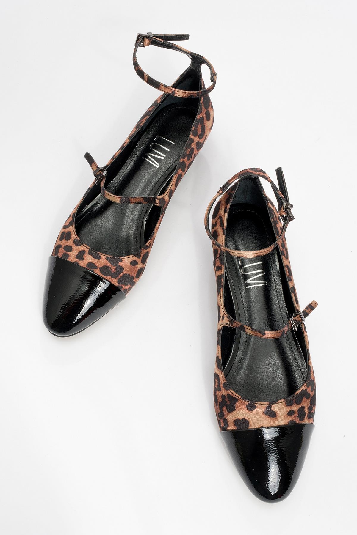Uster - Black-Yellow Patterned Low Block Heel Shoe (Women) - Image 2