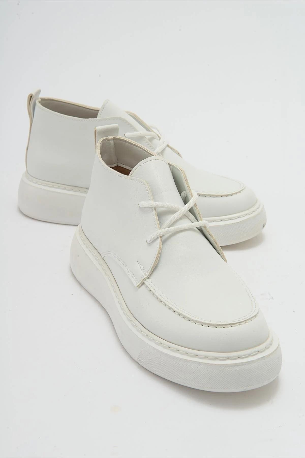 Valve - White Boot (Women)