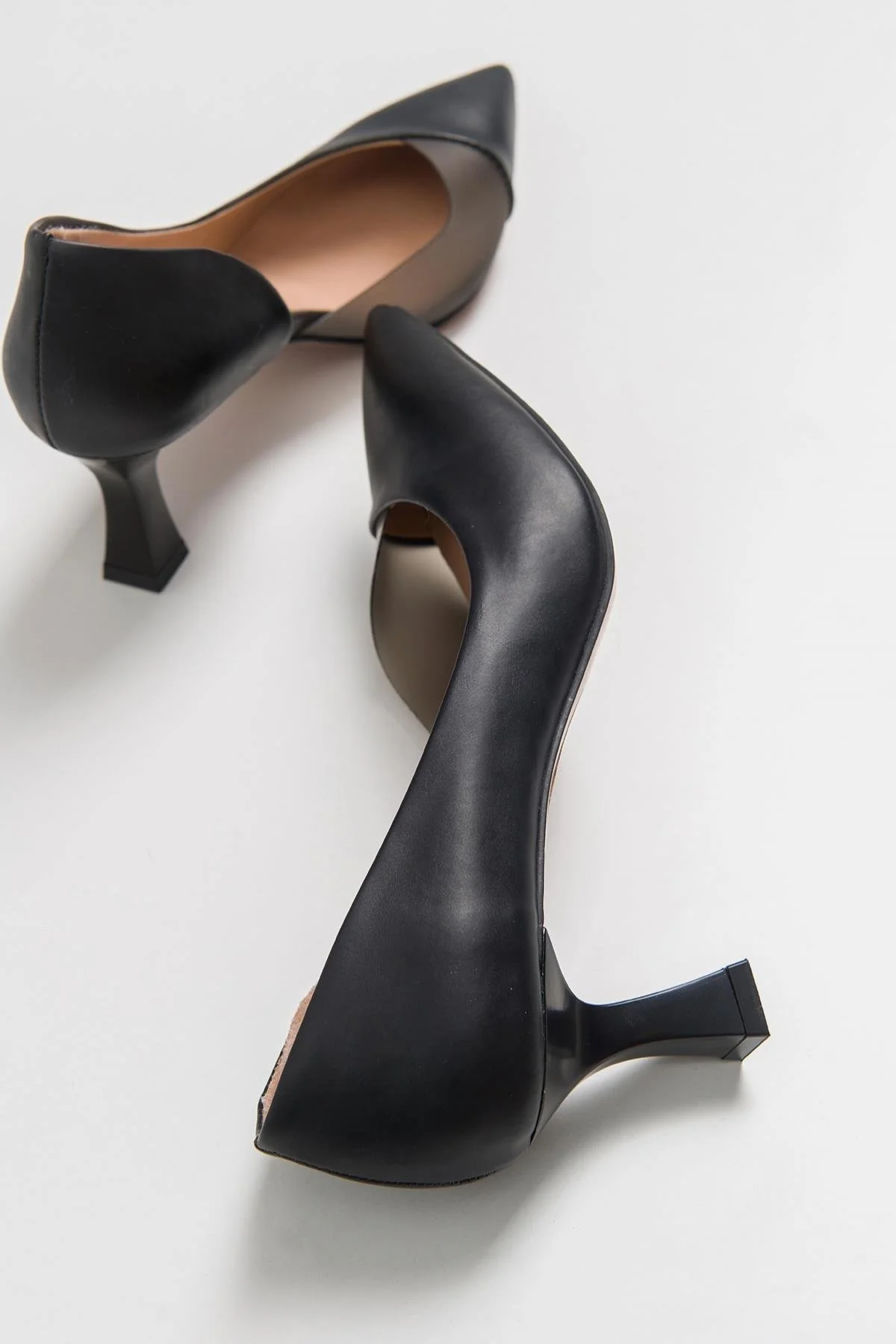 Vera Black Pointed Toe Pump (Women) - Image 3