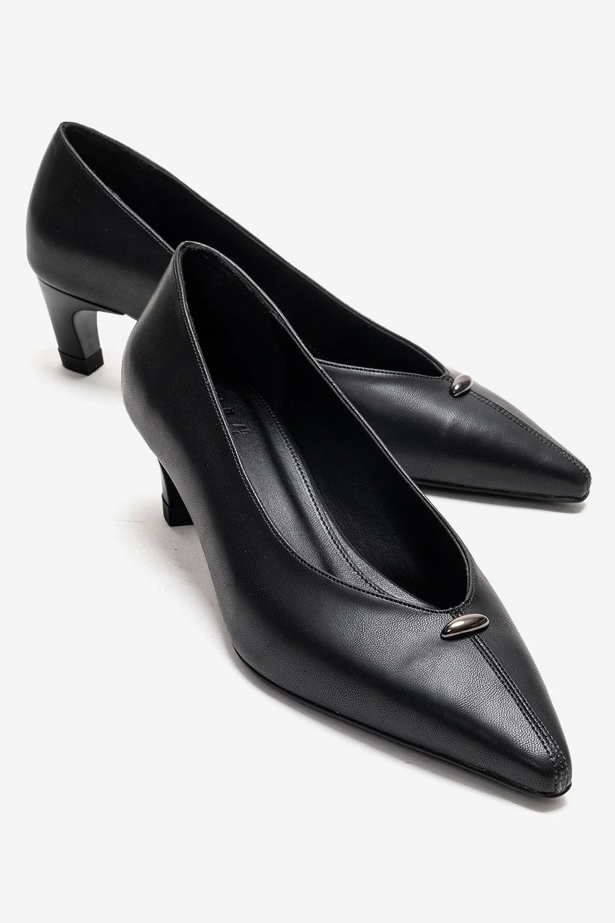 VERSAY - Black Pointed Toe Kitten Heel Pump (Women)