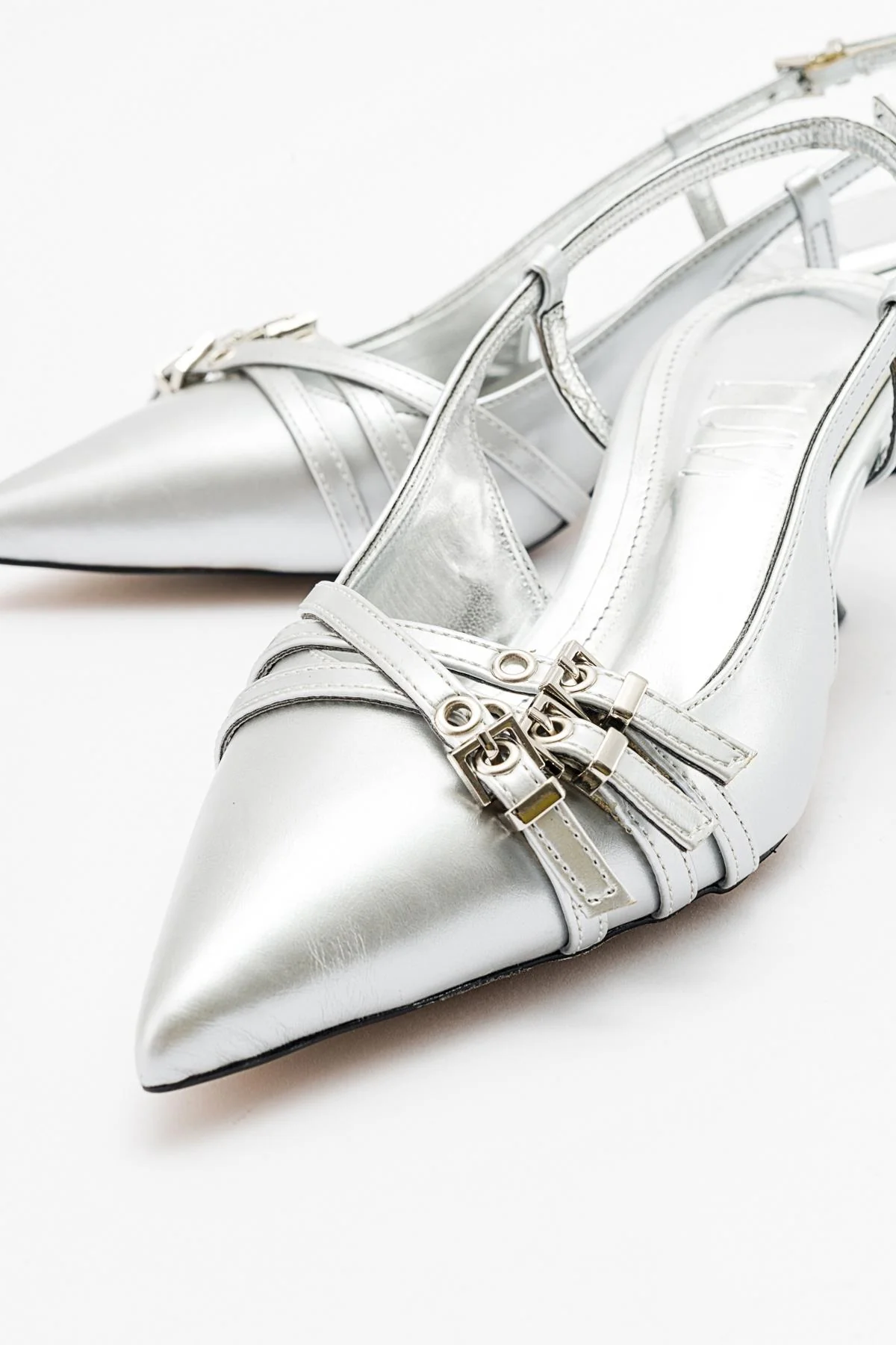 Woss - Silver Leather-Effect Belt Detail Heeled Shoe (Women) - Image 4