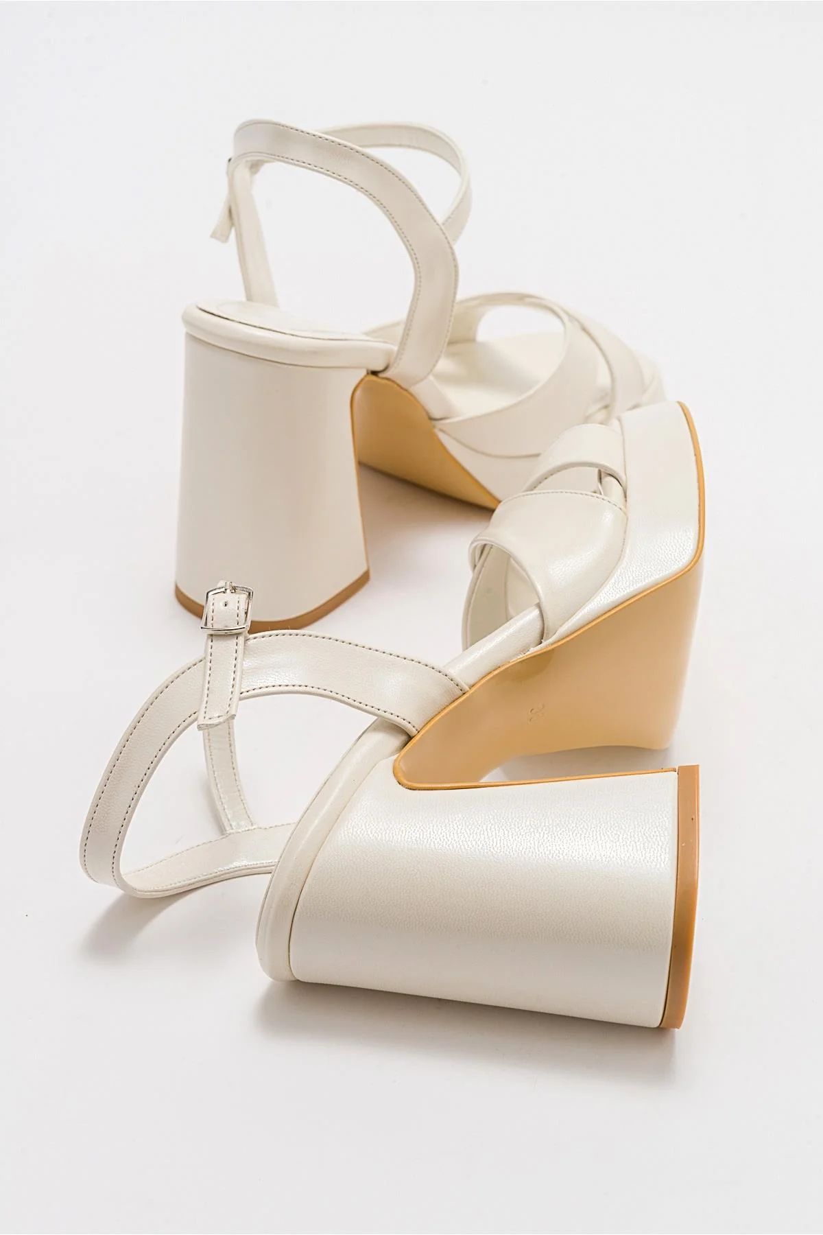 Yvonne - Ivory Platform Sandals - Image 3